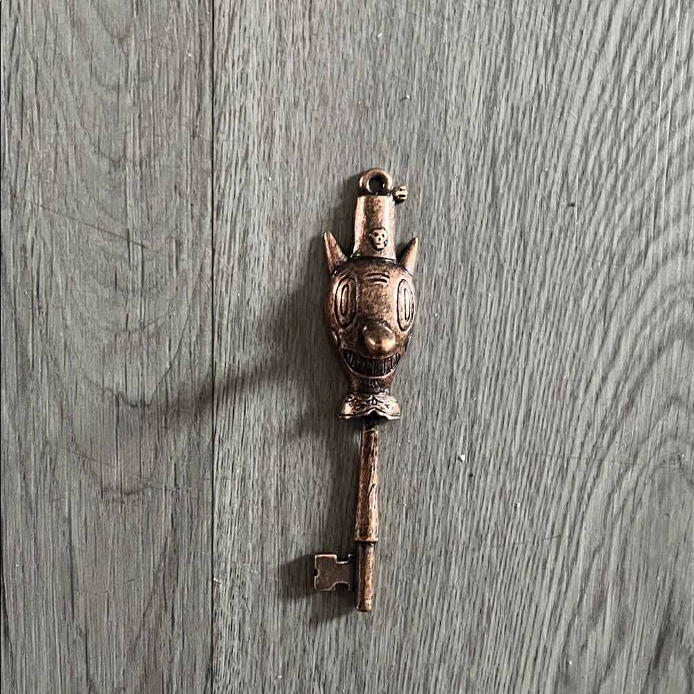 Vintage Bronze Key Wall Decor